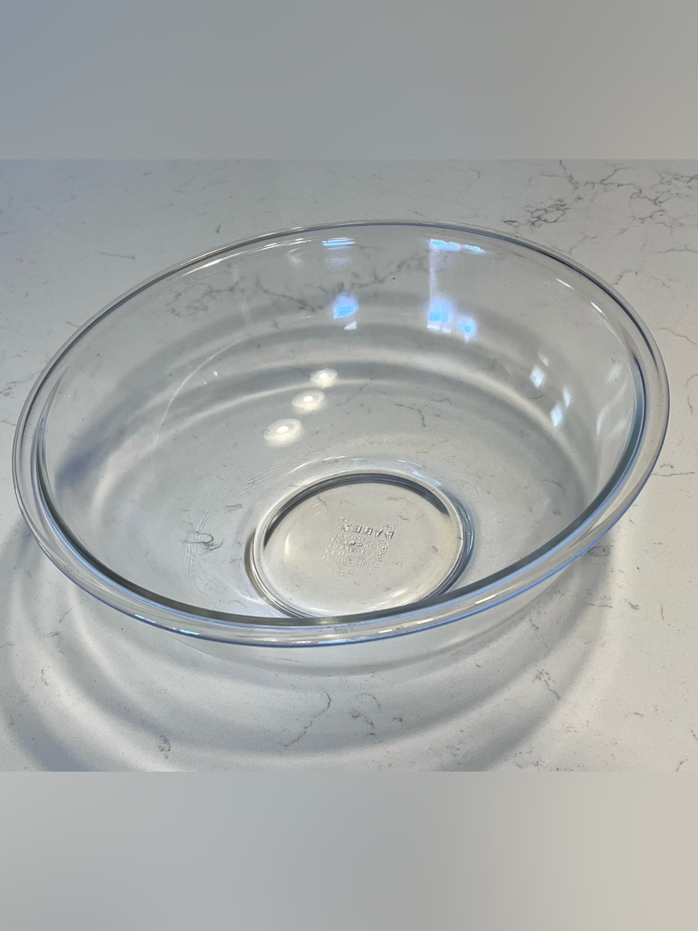 Vintage MCM Pyrex model #326 4-quart (4-liter) large mixing bowl